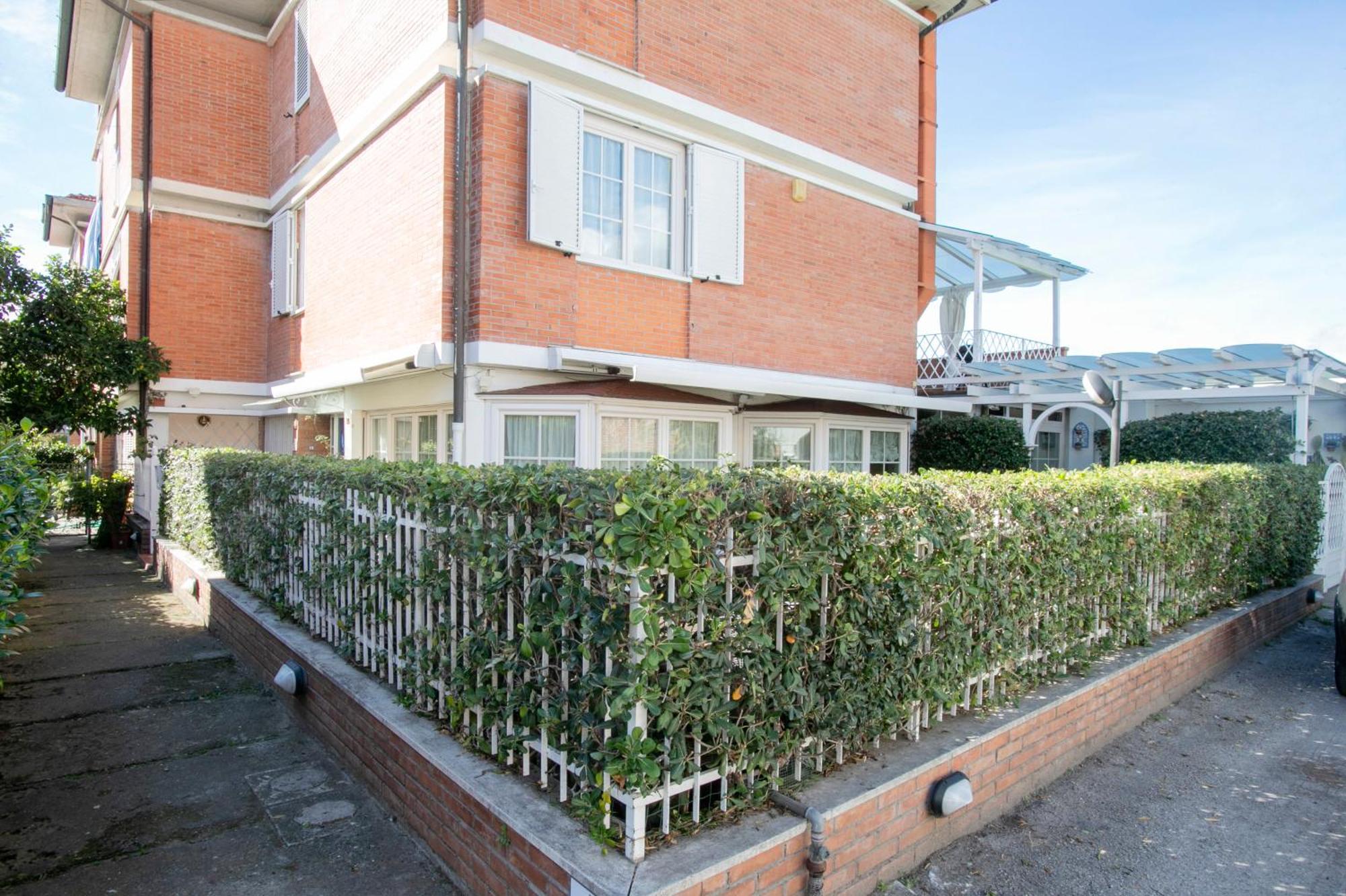 Maison Renee Viareggio Ngoại thất bức ảnh